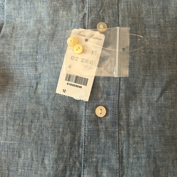 Brooks Brothers Blue Casual Button Down Linen shirt in size 12. NWT - Picture 4 of 5